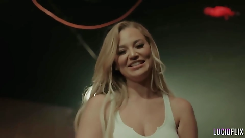 Sexy blonde's feet_- rahyndee opportuniion