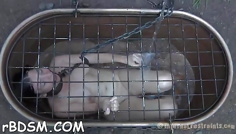 Sexy chick fucked in a hot tub