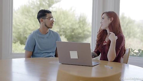 Super sexyy massage with her feet