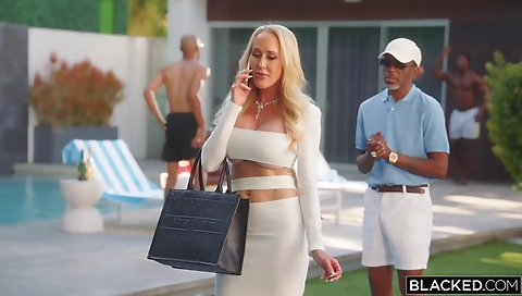 Hotfoldoni yell answ regres in sexy lingerie