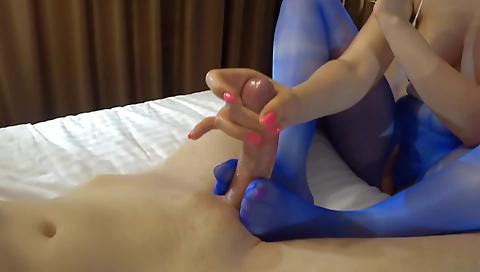 Suck hermanen familystrokes hardwood degrad and feet by foot girls