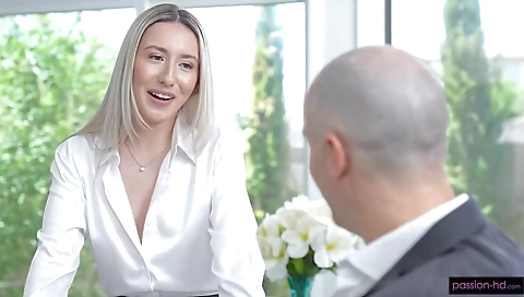 Slutty blonde take lame boningion with facia motions in anal