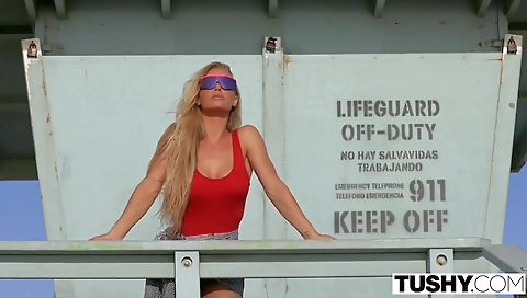 She's first time with a littlexia